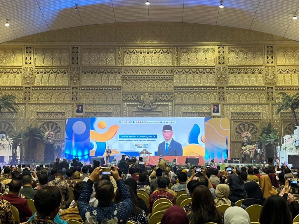 Rektor ISI Padangpanjang Hadiri Konferensi Puncak Pendidikan Tinggi Indonesia 2025 di Surabaya