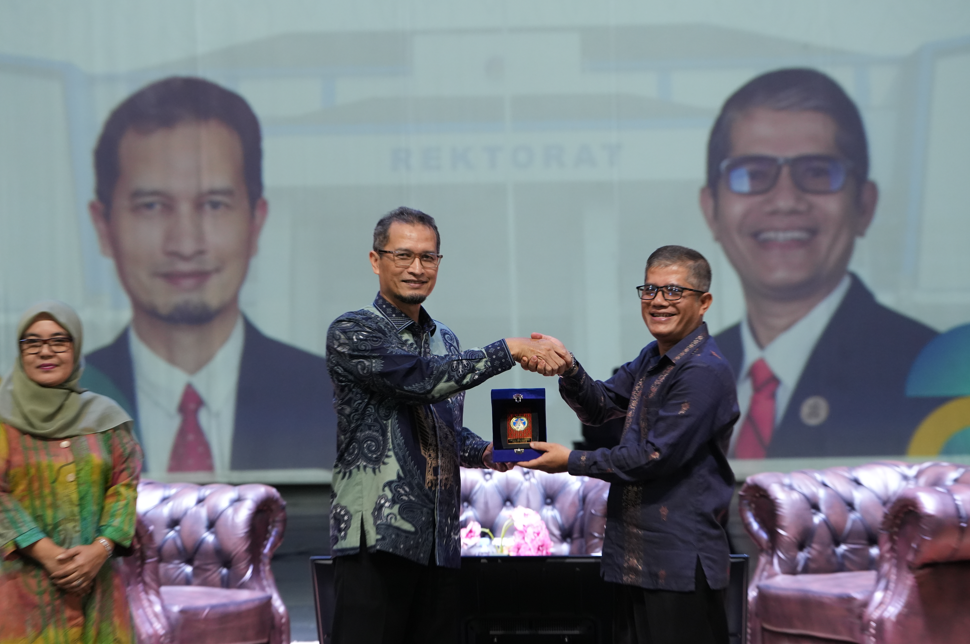 ISI Padangpanjang Gelar Kuliah Umum: Rektor dan Direktur Belmawa Tekankan Transformasi Mahasiswa Menuju Generasi Emas 2045