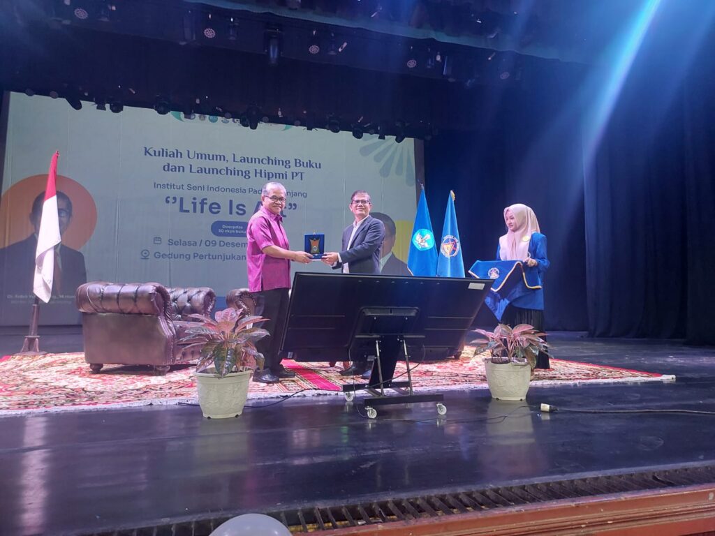 ISI Padangpanjang Gelar Kuliah Umum dan Launching Buku Life is Art Karya Dedi Mahardi